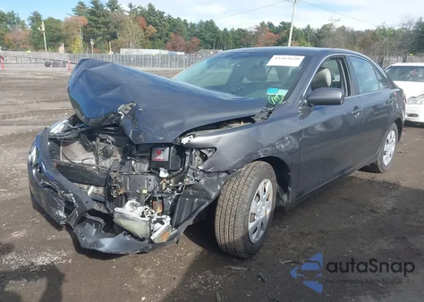 2010 Toyota Camry Se/Le/Xle z USA, uszkodzony, nr VIN 4T4BF3EK3AR053113